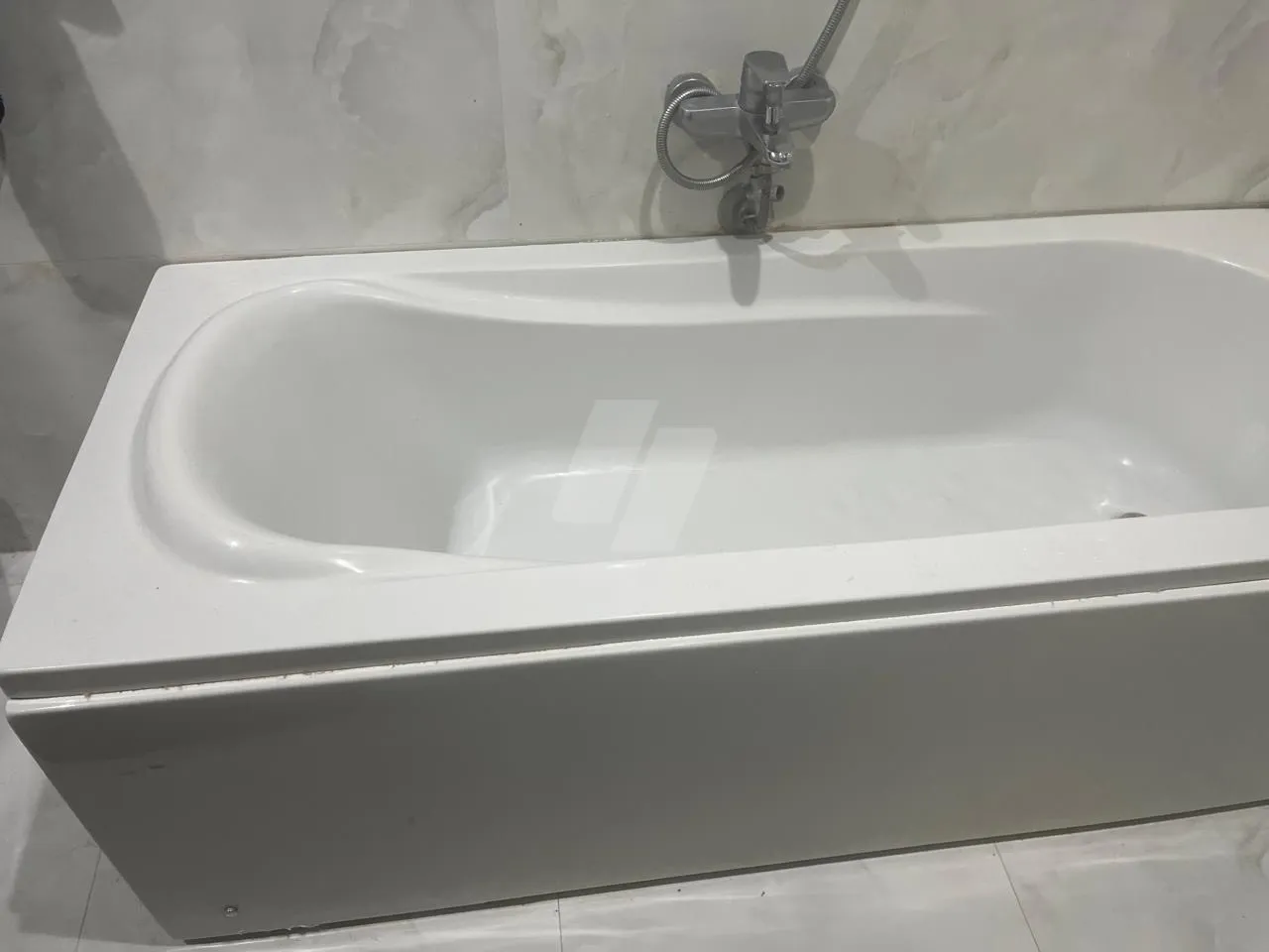 https://4swapp.azureedge.net/4swapp/media/cover/187756/234b1818-7dce-47e7-b9e7-043dac6a4e89