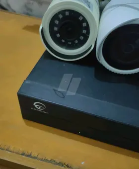 نظام مراقبة 4 كاميرات بالشاشة و DVR