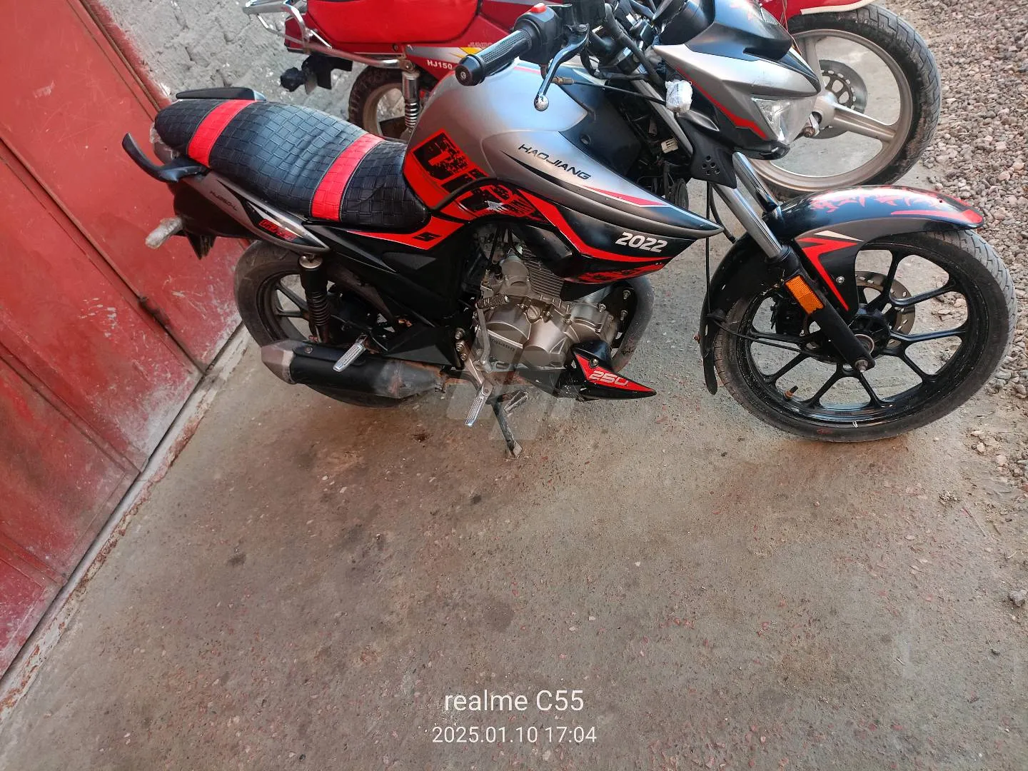 https://4swapp.azureedge.net/4swapp/media/cover/638722734482505268/243207e9-93df-4b56-a92a-78e1e71bdd41