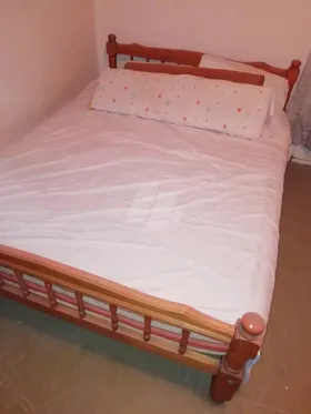 سرير خشب ١٢٠ سم