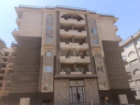 شقة مميزة للبيع فى كومبوند بالتجمع الخامس 