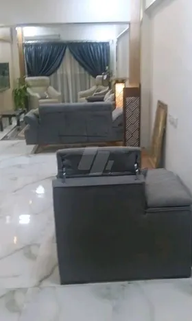 للبيع شقه بشارع فيصيل الرئيسي