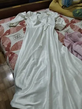 فستان ابيض 