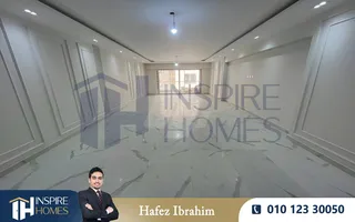 شقة للإيجار اول سكن 204م سموحة (جراند فيو ) 