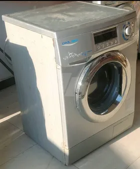 ايديال زانوسى
