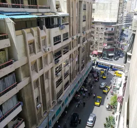 شقة سكنية للبيع في موقع متميز فلمنج علي الشارع الرئيسى تري الترام وشارع ابو قير المبلغ المطلوب 6 مليون و 500 الف جنيه قابل للتفاوض التواصل للجادين فقط 