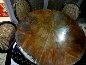 ترابيزة سفرة و٤ كراسي 