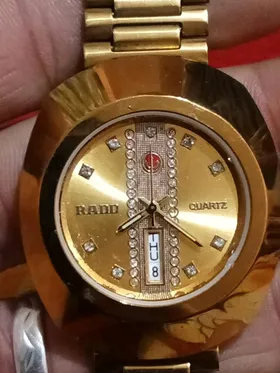 ساعه RADO بحاله ممتازه فخامه لون ذهبي فخم 