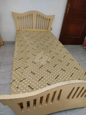 ٣ سراير بحالة جيده 