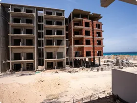  شقة غرفة وصالة 62 متر Street view ب Oro Beach Resort بالاحياء بالغردقة بمقدم 290 الف جنية