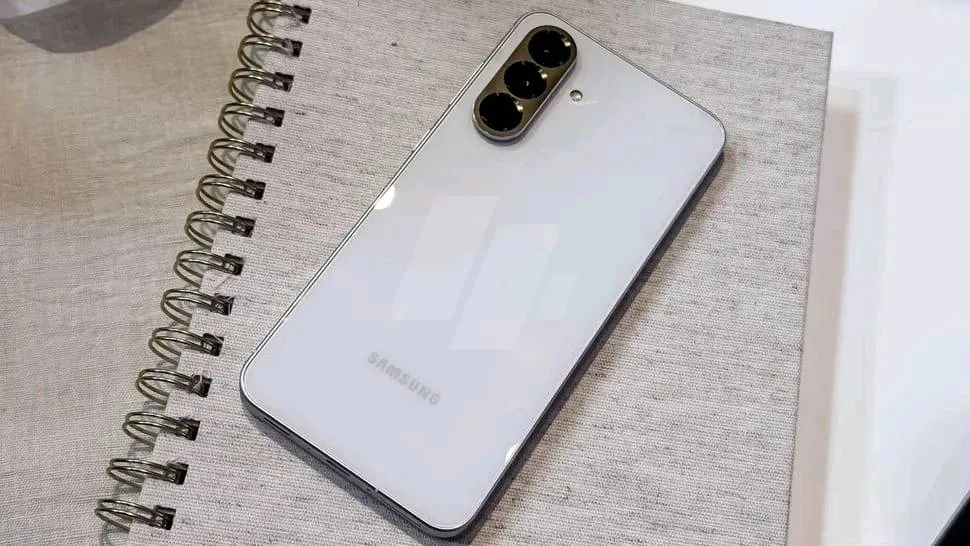 https://4swapp.azureedge.net/4swapp/media/cover/638856963623681657/eb66afa4-4dbf-4ad8-9a3d-178f3fea00cc