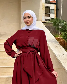 سوت قطعتين بحزام قيم ترندي يخطف النظر متوفر ب اكثر من 8 الوان 