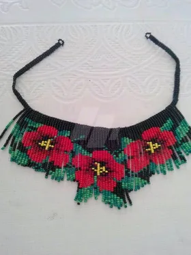 عقد خرز مميز 