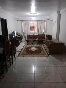 شقه للبيع في مدينة الامل شارع احد