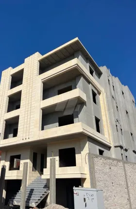شقة سكني للبيع نص تشطيب
