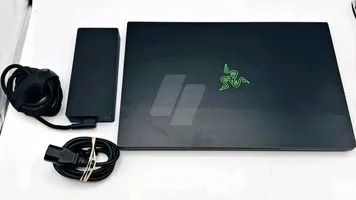 Razer Blade 15 - i7 9th & rtx 2060 6gb