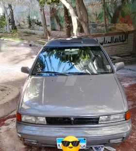 متسوبيشي كولت 1990