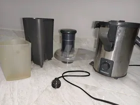 fruit juicer
