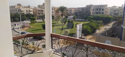 شقه للايجار بفيلات التجمع الخامس بالمطبخ الحي الخامس بجوار اخناتون والشويفات