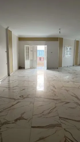  شقة في فيلا 250 متر ناصية بحري 3 غرف رسيبشن كبير 4 قطع تشطيب سوبر لوكس اول ساكن