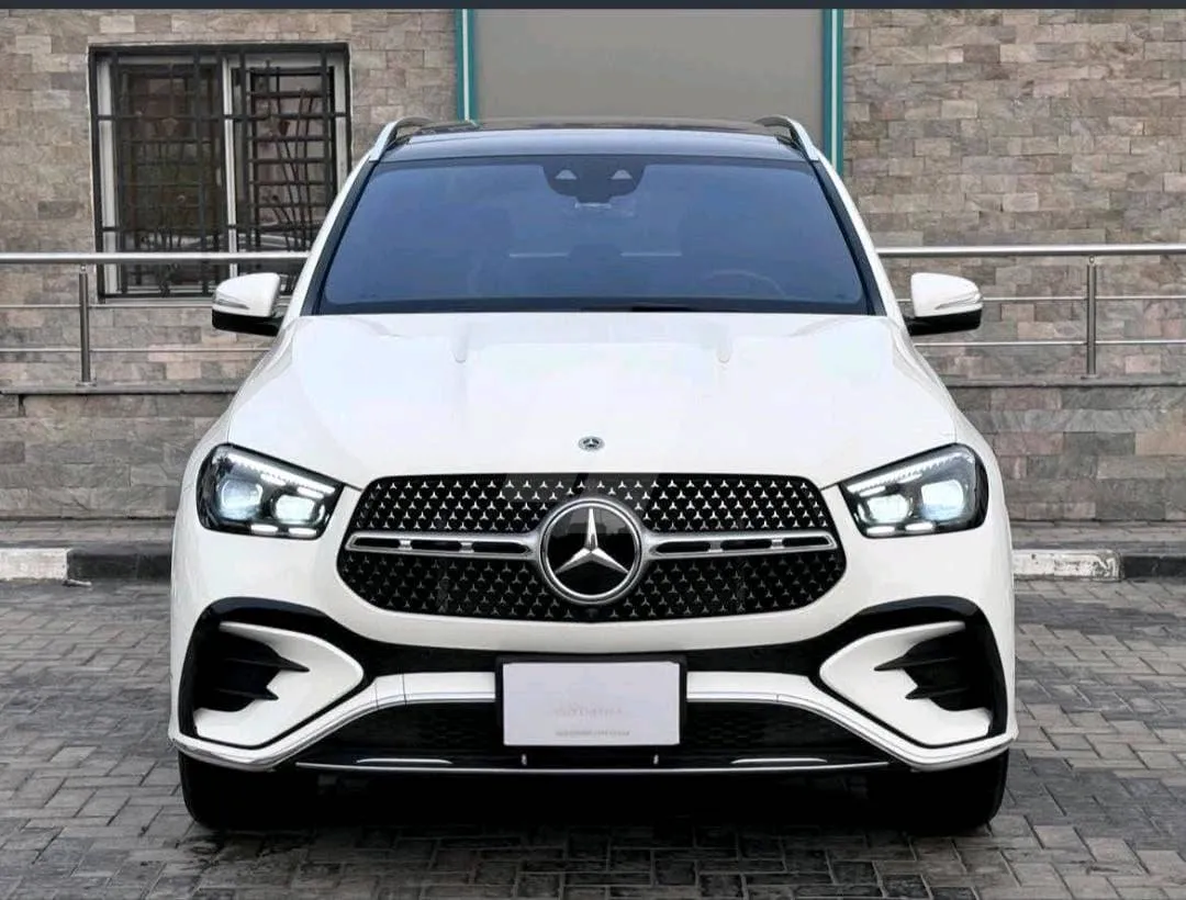 https://4swapp.azureedge.net/4swapp/media/cover/638891323387429601/4cb37a6c-c89d-448e-97ba-b3cadc9fc6ec