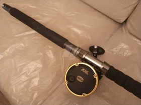 عود SHIMANO والمكنه PENN SQULL 30 