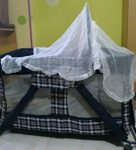 سرير اطفال 
