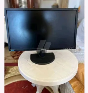 شاشة كومبيوتر 