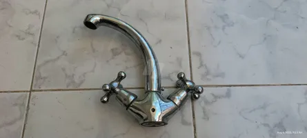 خلاط حوض حمام قلب سيراميك 