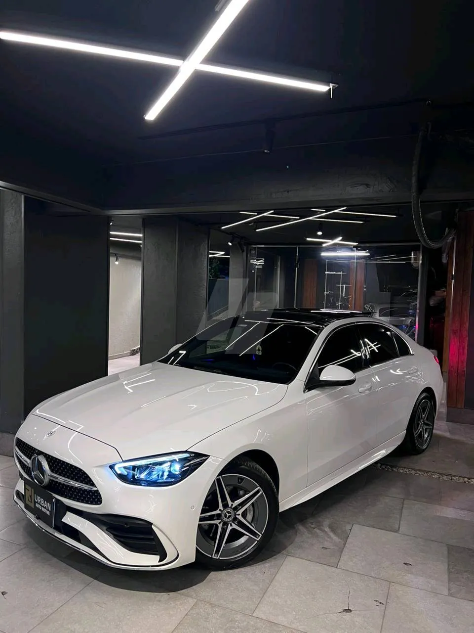 https://4swapp.azureedge.net/4swapp/media/cover/638901616855717226/422292cf-a495-4f99-9530-839c8338429e