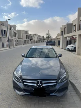 مرسيدس C180 كلاسيك بحالة فوق الممتازة 2018