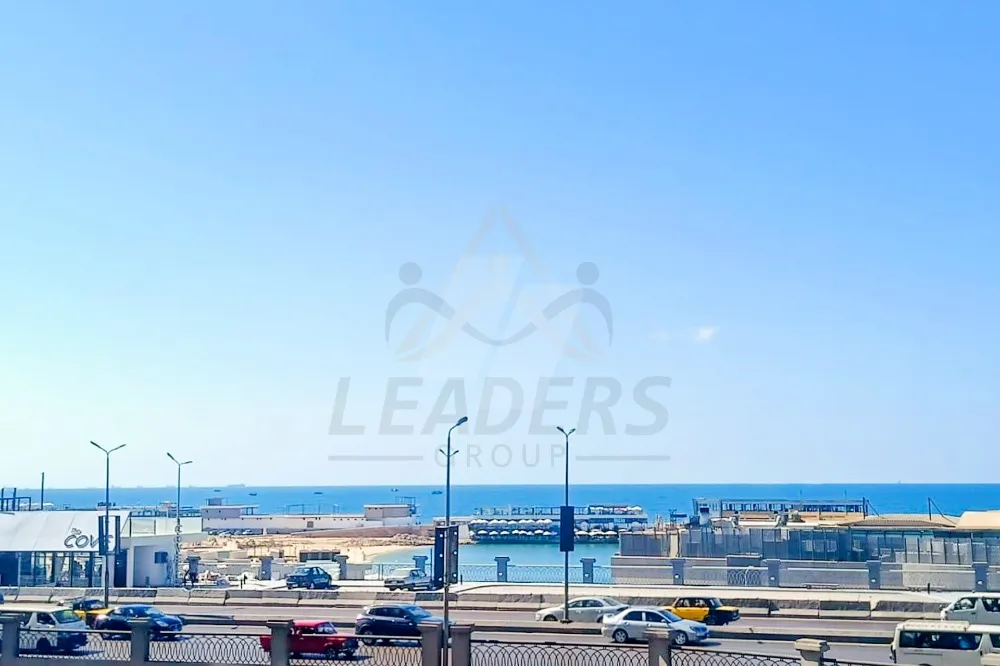 https://4swapp.azureedge.net/4swapp/media/cover/638912925360534056/154566e7-302e-4abd-9a53-101e26b092ea