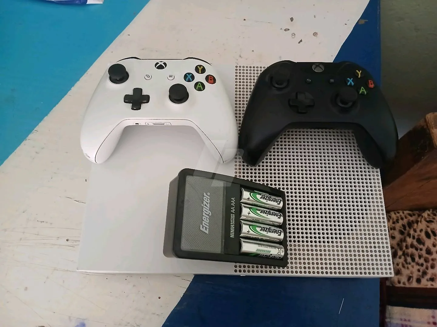 https://4swapp.azureedge.net/4swapp/media/cover/638916613554188559/e9e7edec-e9d8-4f2b-9d45-44a2461473c7