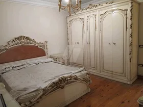 full bedroom