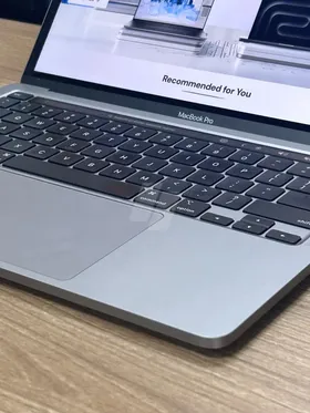 MacBook Pro 13 Inch 2020 Ram 16 GB Hard 512 GB SSD Touch Bar (Flash Sale😍)
