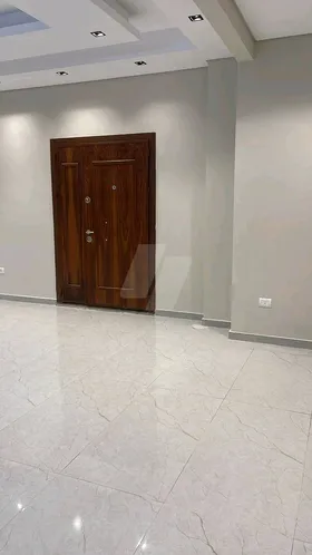 شقة للبيع في التجمع الاول 200 متر  