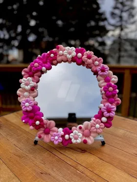 مرايا مزينه ب الورد 🌸 