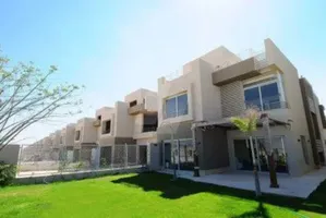  تاون هاوس كورنر للايجار وودفيل جولف اكستنشن بالمطبخ