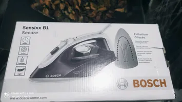 مكواة ملابس ماركه Bosch وارد الاماراتجديده لم تستخدم قط