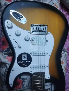 جيتار كهربائي electric guitar Stratocaster