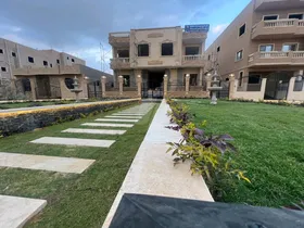 شقة بموقع مميز للبيع 