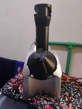 ماكينة صناعة الايس كريم من الفواكه الطبيعية 