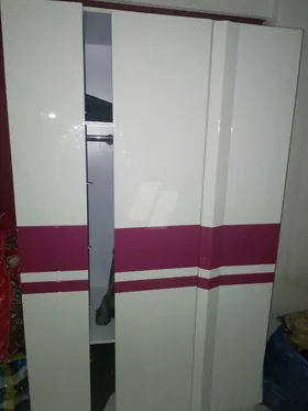 غرفة نوم مودرن سرير+ دولاب+ كومود 