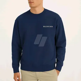 سويت راوند Balenciaga – أناقة الشتاء بكل تفاصيلها