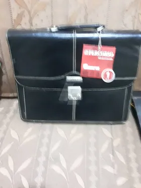 شنطة جلد طبيعي ايطالي 