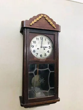 ساعة حائط الماني 2 زمبلك ملو ماركة جانزا خشب ارو ماسيف تدق نص وساعه 