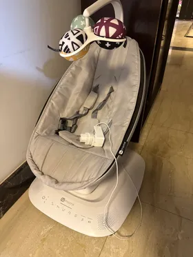 4moms mamaRoo Multi-Motion Baby Swing