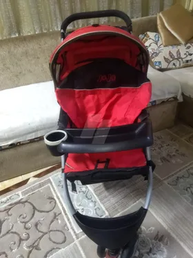 عربة نقل اطفال بحالة ممتازة وبسعر لقطة 