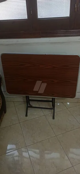 طاولات للبيع