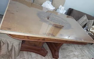 تربيزة سفرة و دولاب فضية للبيع